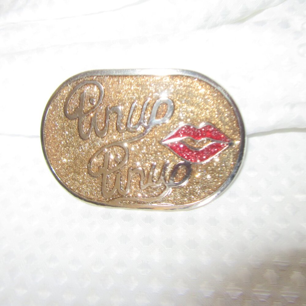 Belt Buckle Pin Up - Picture 4 of 6